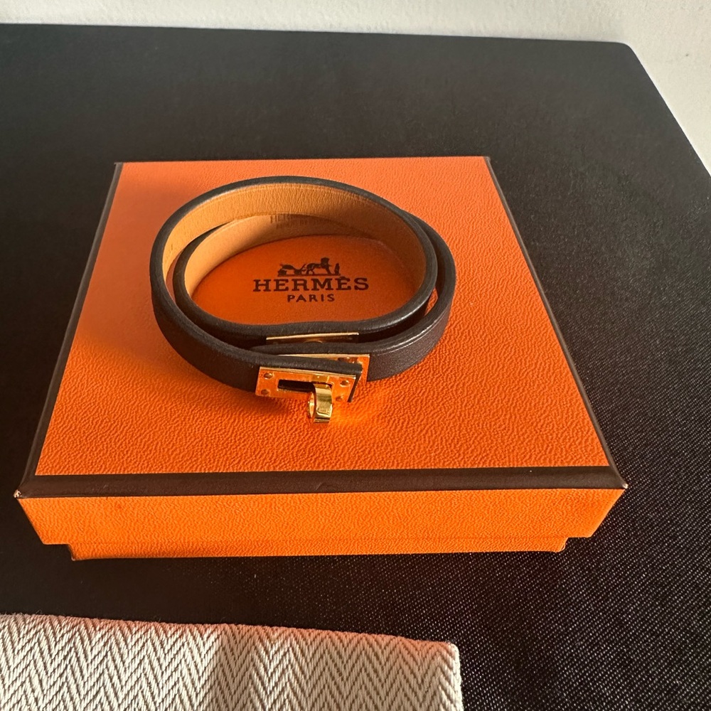 Hermes Black Double Tour Leather Bracelet with Gold Hardware - Picture 4 of 9